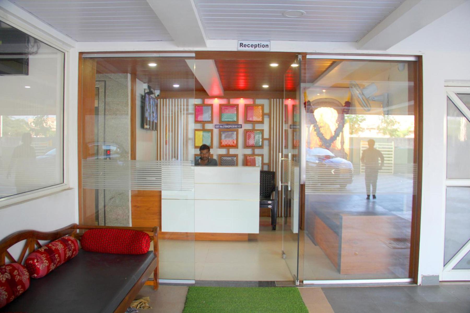 Hotel Ambai Executive Tuljapur Exterior photo
